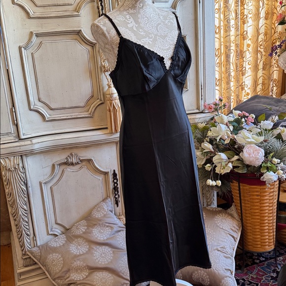 Elegant BARBIZON Vintage  Women's Slip Dress Sz: 36 New Condition - Picture 2 of 12